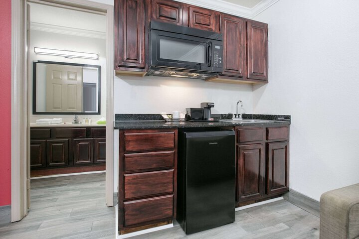Ramada by Wyndham Diamondhead I-10 / Gulfport