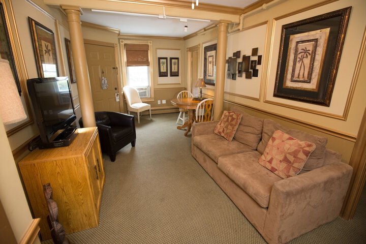 Room 32 of 41