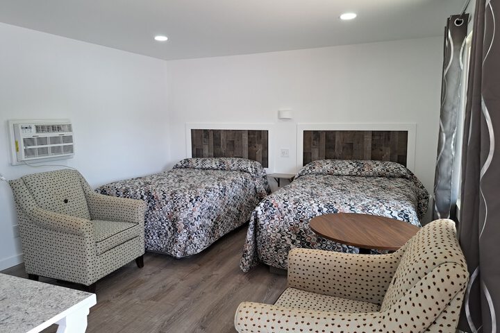 Room 8 of 18