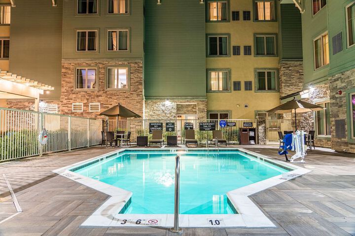 Hotel 2 of 85