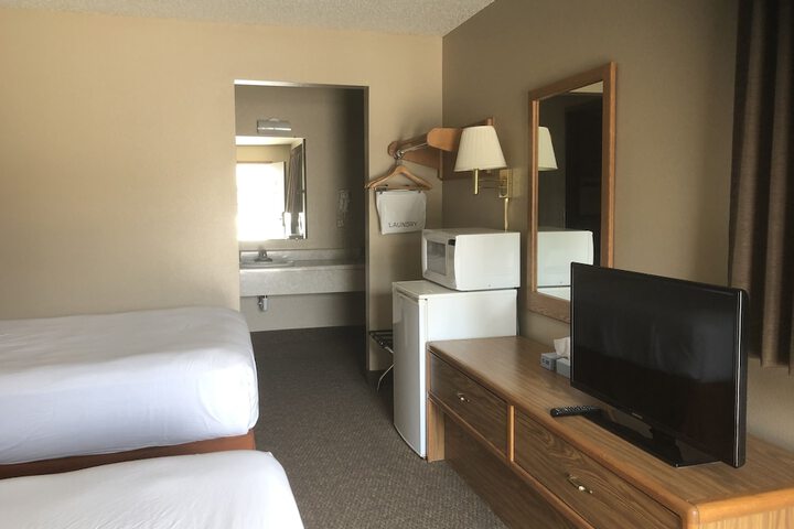 Room 30 of 33