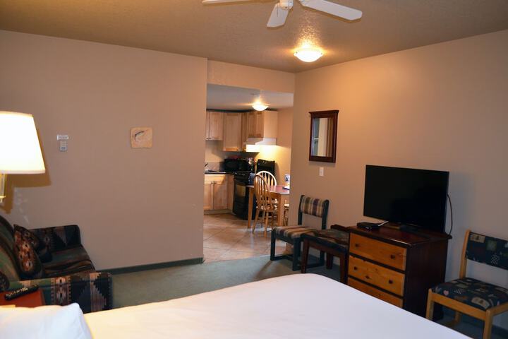 Waterton Lakes Lodge Resort