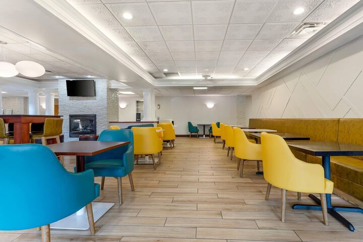 Comfort Inn & Suites LaVale - Cumberland