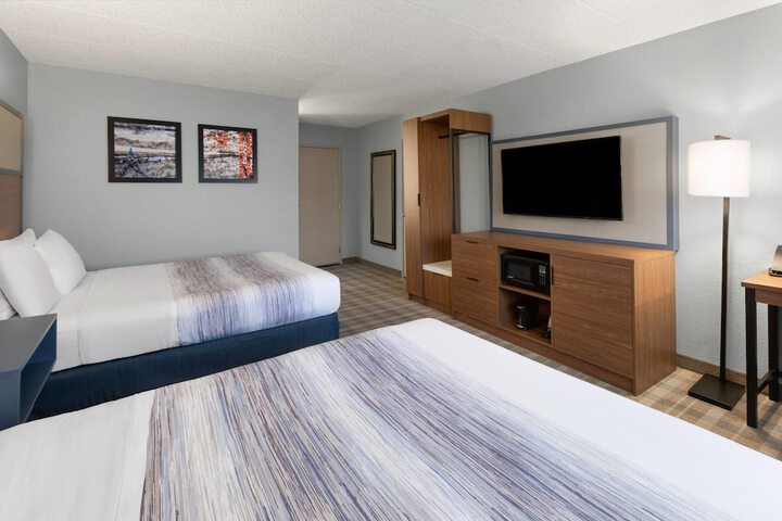 AmericInn by Wyndham Chippewa Falls