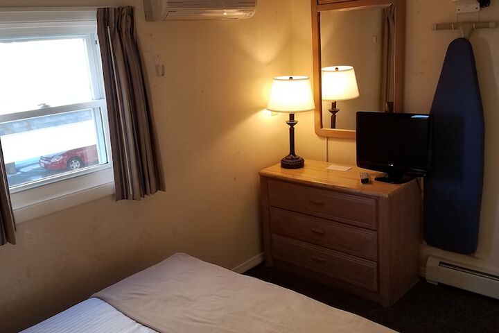 Sea Cliff House Motel