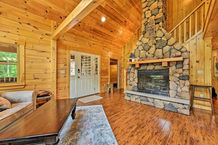 Private Chester Home w / Deck Mins to Skiing!