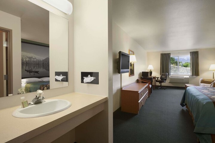 Room 30 of 43