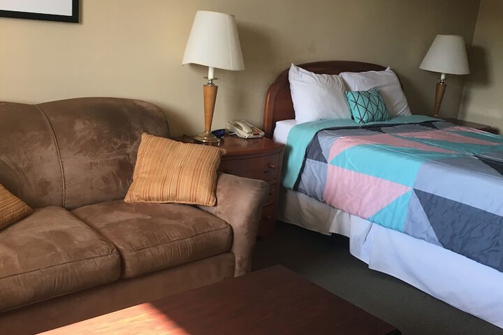 Ambassador Inn & Suites