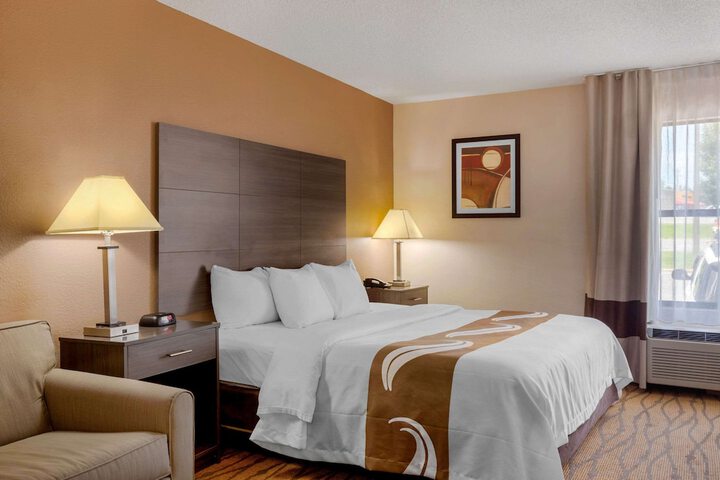 Room 12 of 40