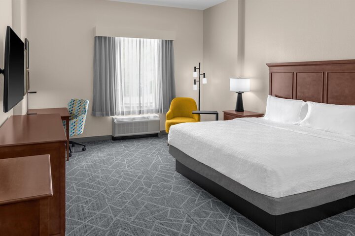 Hampton Inn & Suites Coconut Creek