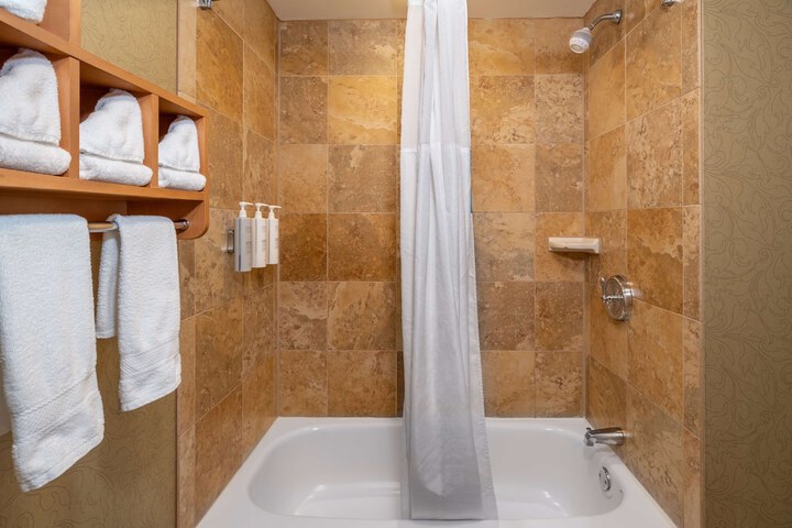 Room 14 of 36