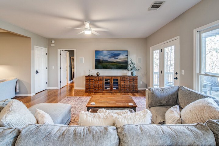 Luxury Mountain Home in Big Canoe! Golf / Lake / EV / Game Room!
