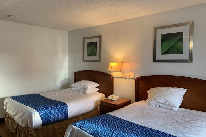 Room 12 of 30