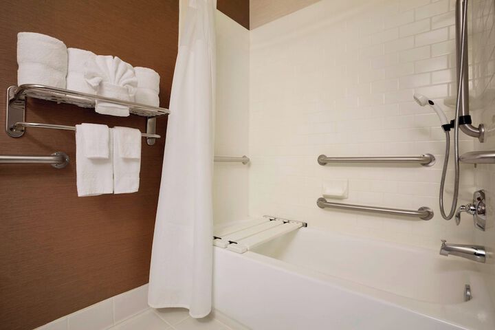Room 13 of 21