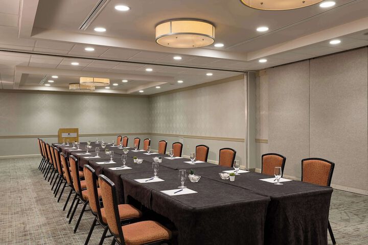 DoubleTree by Hilton Minneapolis Airport MN