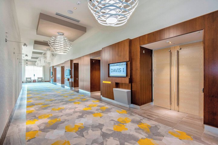 Courtyard by Marriott Raleigh Cary / Parkside Town Commons