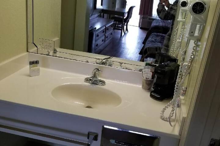 Room 32 of 41
