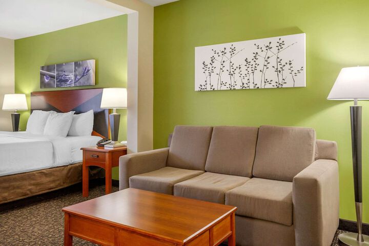 Room 17 of 36