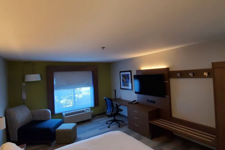 Room 17 of 62