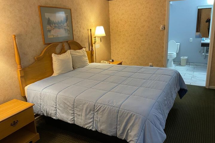 Room 27 of 43