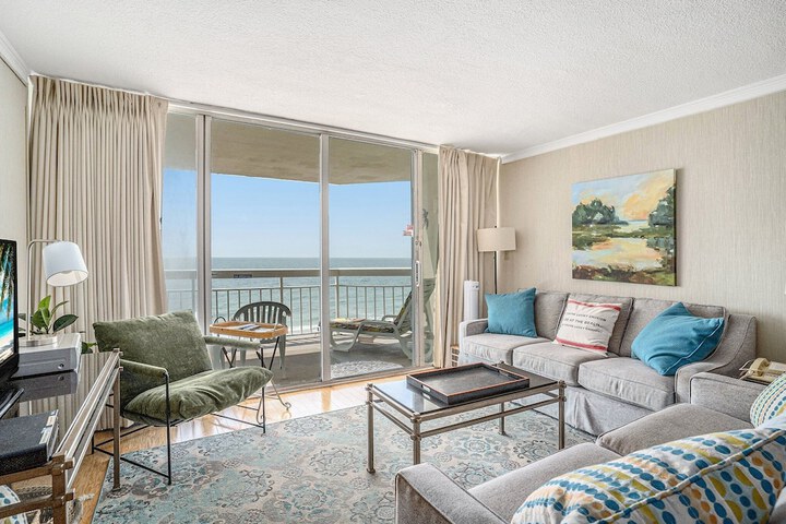 0401 Waters Edge Resort 3 Bedroom Condo by RedAwning