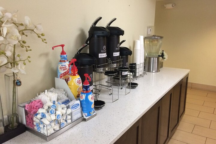 Breakfast/Coffee Service 28 of 32
