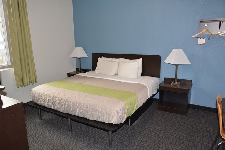 Room 17 of 64