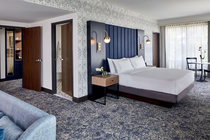 Room 21 of 49