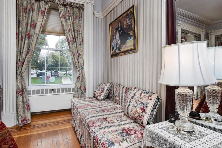 The Noble Suites