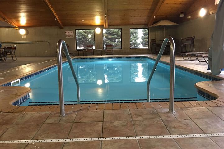 Pool 4 of 28