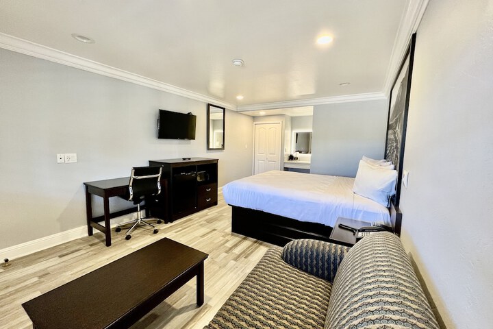 Room 106 of 152