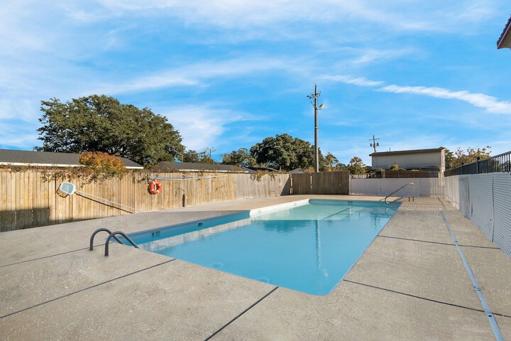 Pool 8 of 40