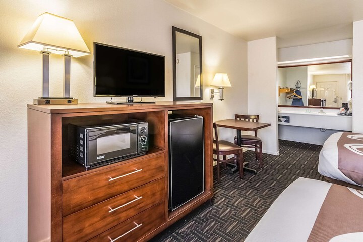 Quality Inn Fresno Near University