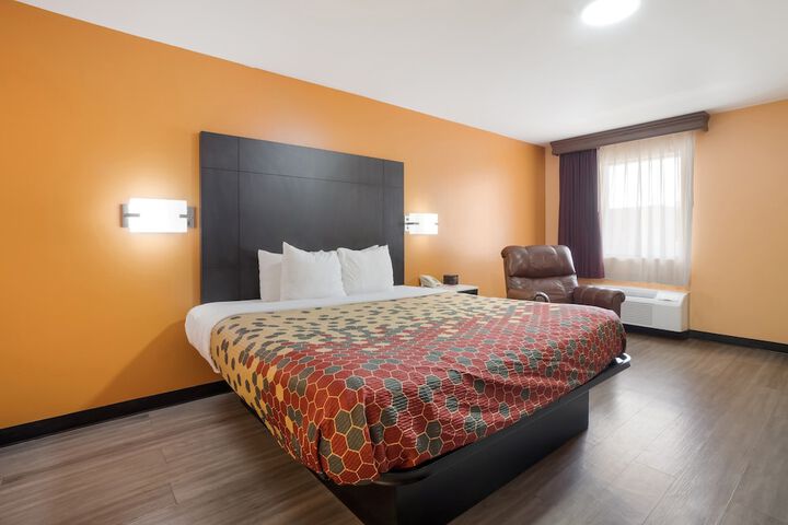 Room 15 of 16