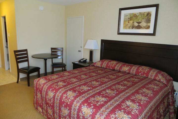 Room 21 of 38