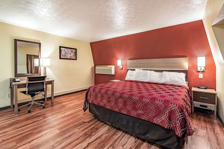 Room 18 of 25