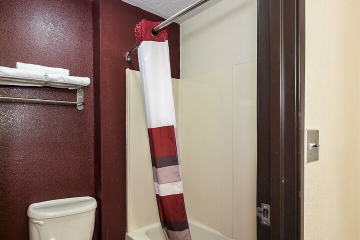 Room 18 of 29