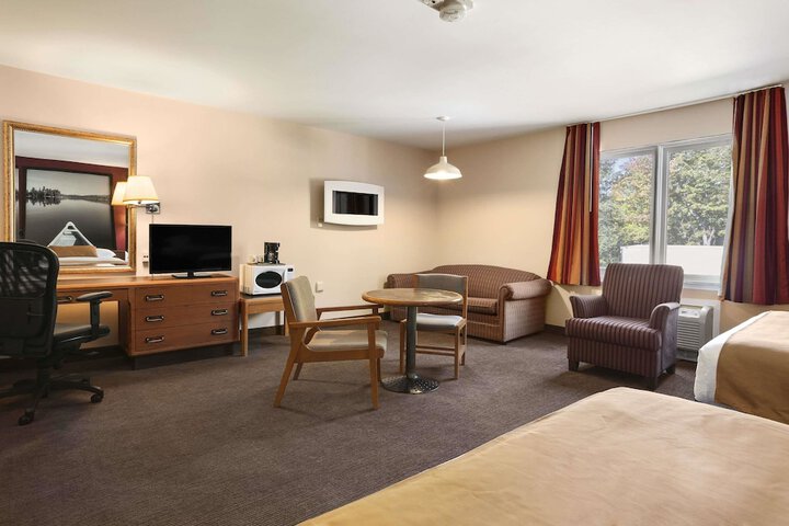 Room 11 of 25