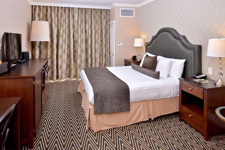 Majestic Inn & Spa