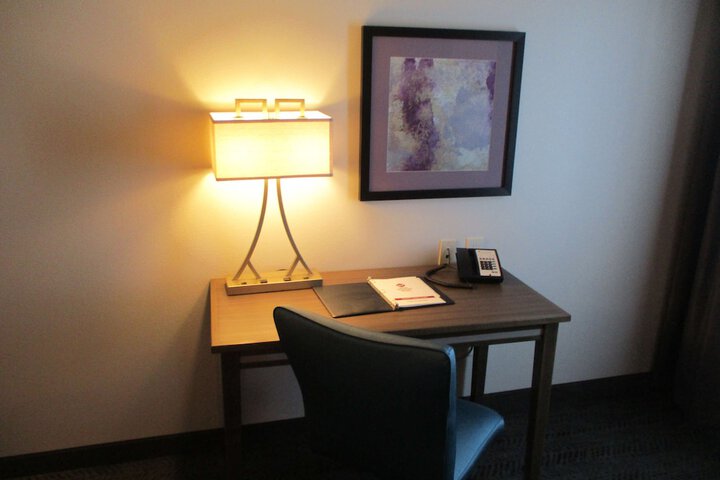 Room 10 of 26