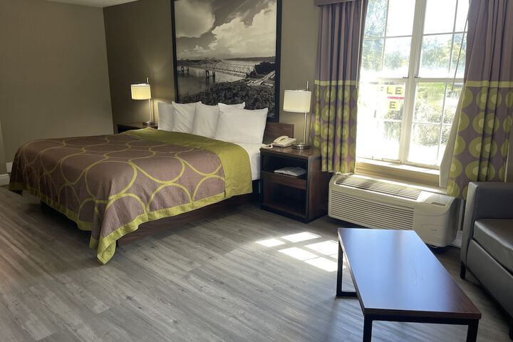 Room 18 of 21