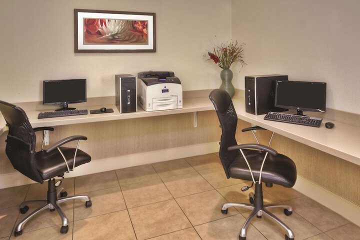 Business Center 68 of 69