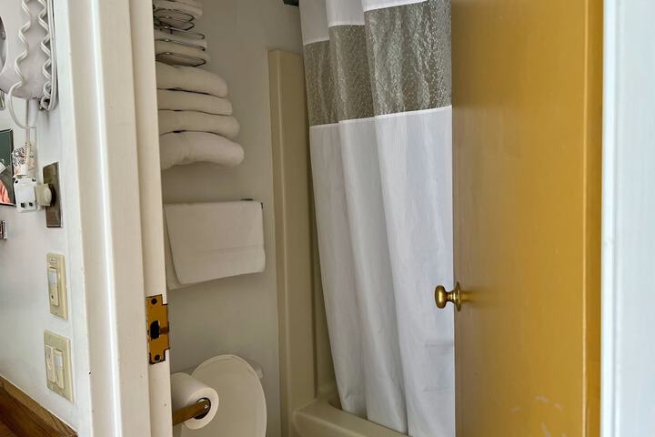 Room 45 of 51