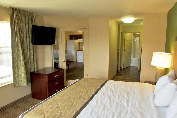 Room 11 of 40