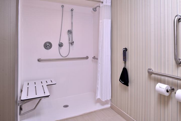 Room 26 of 45
