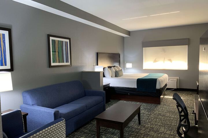 Room 8 of 27