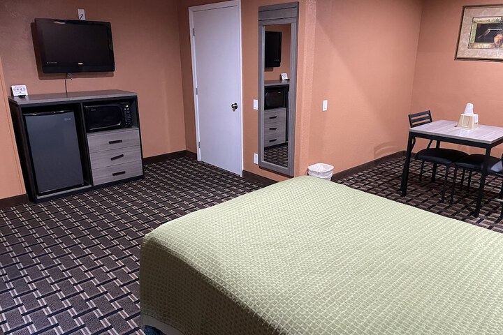 New Corral Motel