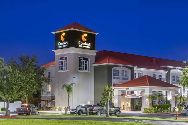 Comfort Inn & Suites