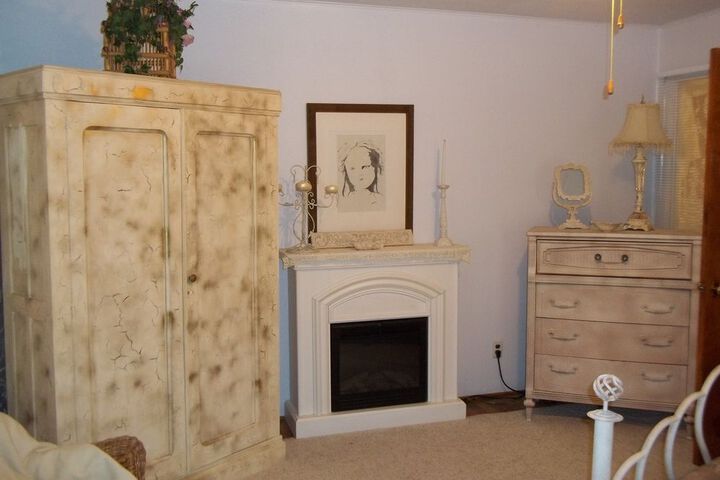 THE RIVERS EDGE EXECUTIVE SUITES