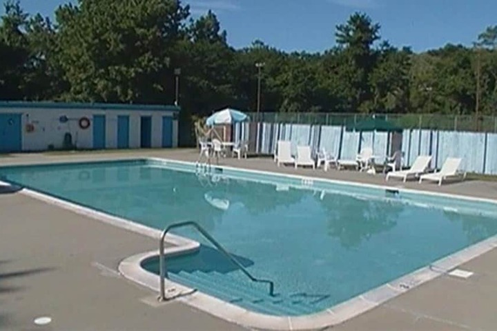 Tides Motor Inn at Stehli Beach